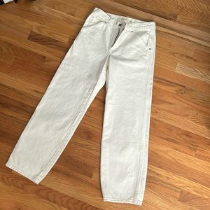 Never worn Levi’s dad utility jeans in ecru size 26